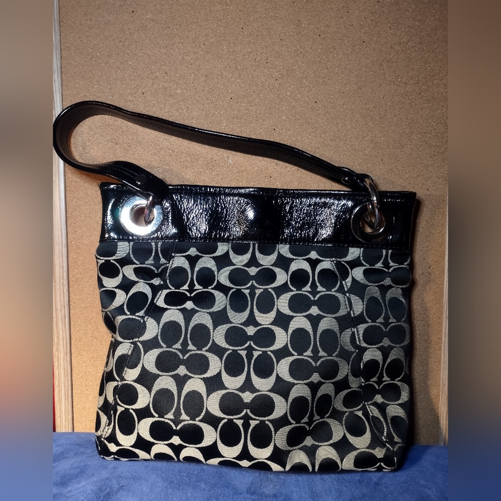 Coach Ashley Signature CrossBody Handbag W/Shoulder Strap and Black and Silver - Picture 7 of 10